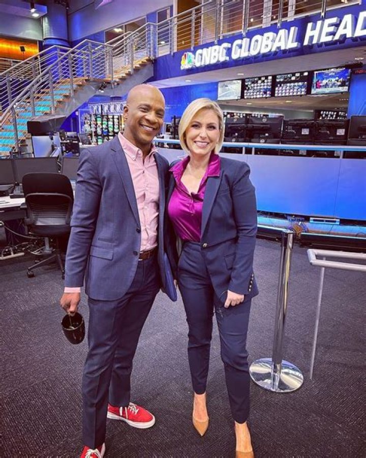 Becky Quick Bio, Age, Family, Husband, Baby, CNBC, Salary, Net worth