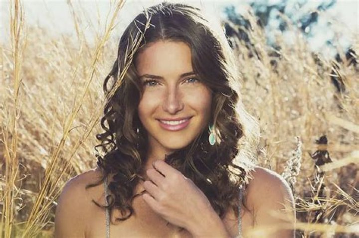 Caroline Jones: Wiki, Bio, Age, Ethnicity, Net Worth, Parents, Husband