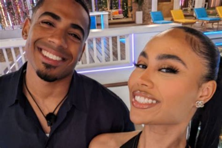 Love Island Ella Thomas Wiki, Age, Height, Boyfriend, Parents & Instagram