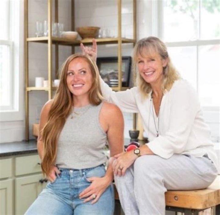 Mina Starsiak- Bio, Wiki, Age, Height, Net Worth, Husband, Career