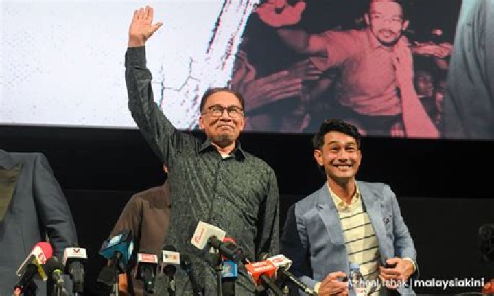 The Untold Story Of The Comedy Star's Personal Life
