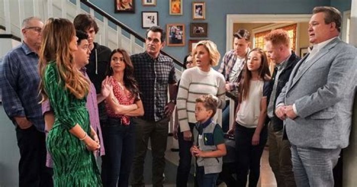 Unveiling Sarah Hyland's Star-Making Role In "Modern Family"