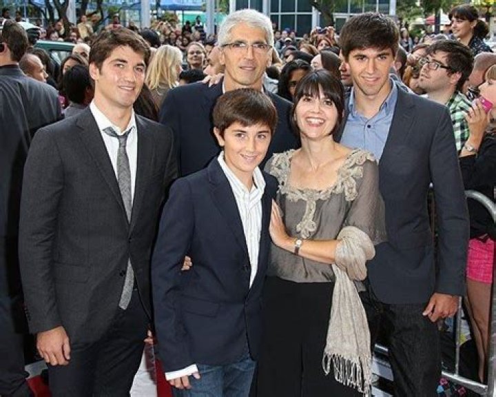 Where Are The Beln Family Now? Celebrity ·